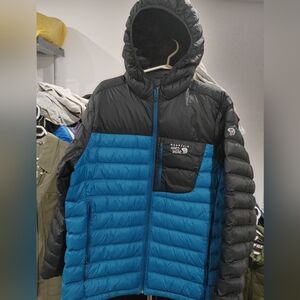 MOUNTAIN HARDWEAR DOWN JACKET MENS LARGE LIKE NEW.